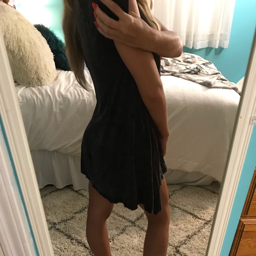 Flowy Dress - Picture 5 of 6